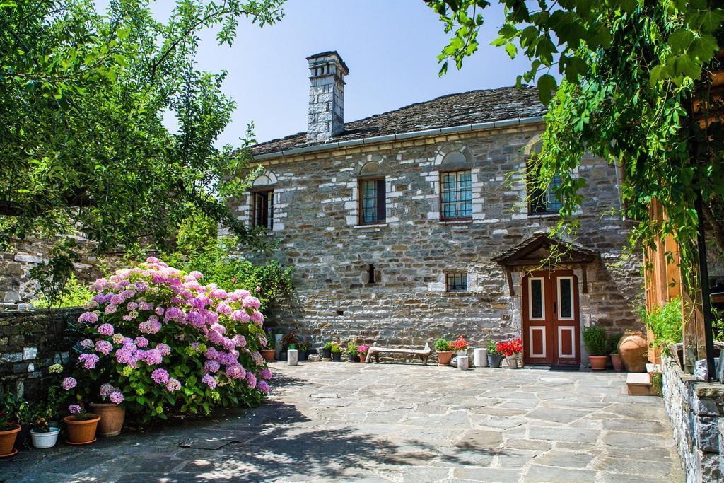 Dias Guesthouse Papigko Exterior photo